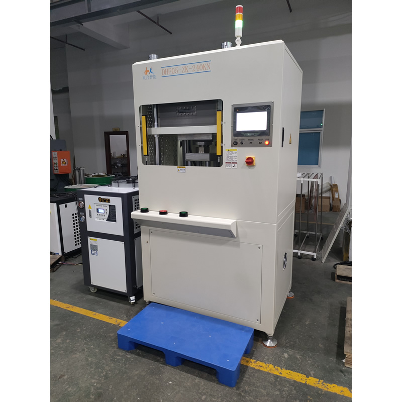 新材料真空热压机